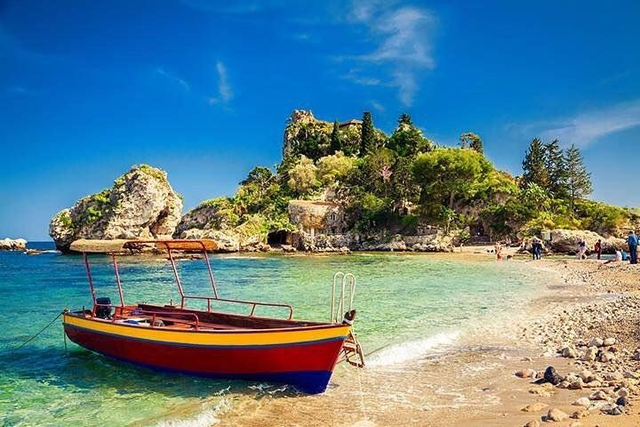 Etna Tour and Lunch + Wine Tasting in a Winery + Taormina Tour - (Private Tour) - immagine 5