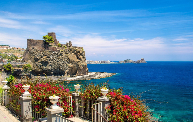 Transfer from Taormina to Siracusa + Riviera of Cyclops Tour (or viceversa - Private Transfer) - immagine 4